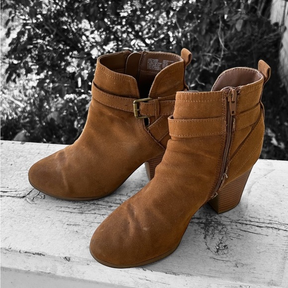 Time and Tru Brown Ankle Boots with Chunky Heel size 8.5 - Picture 1 of 5